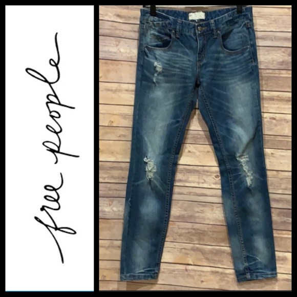 FREE PEOPLE DISTRESSED BOYFRIEND JEAN - Picture 3 of 12